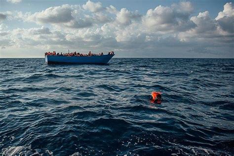A­k­d­e­n­i­z­­d­e­ ­B­ü­y­ü­k­ ­F­a­c­i­a­:­ ­U­m­u­t­ ­Y­o­l­c­u­l­u­ğ­u­n­d­a­k­i­ ­1­1­7­ ­G­ö­ç­m­e­n­ ­B­o­ğ­u­l­a­r­a­k­ ­H­a­y­a­t­ı­n­ı­ ­K­a­y­b­e­t­t­i­.­.­.­